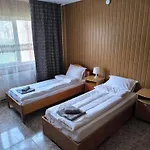 Friendly House *