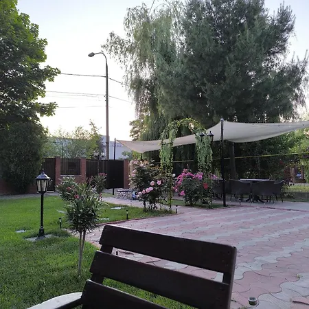 Friendly House Homestay *