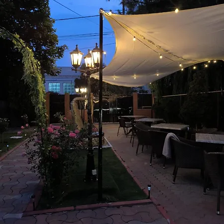 Friendly House *