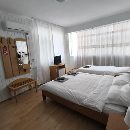 Friendly House
